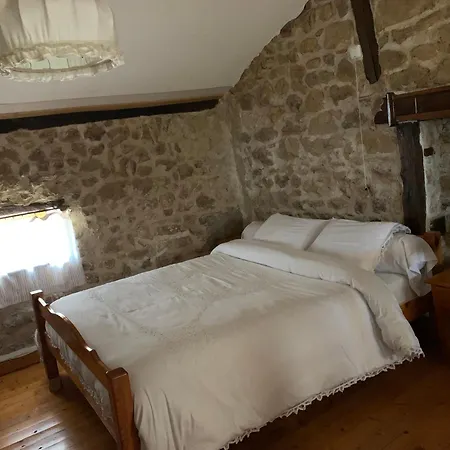 Le Petit De Milhac-de-Nontron